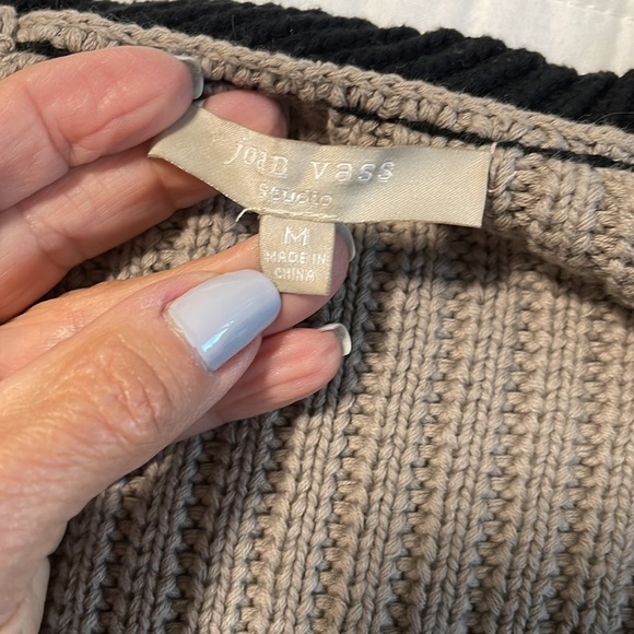 Sweater - Picture 6 of 8